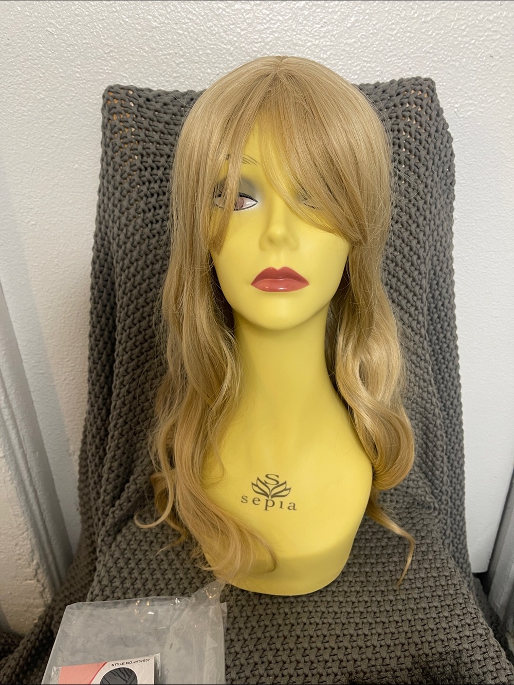 NEW! 22” Blonde Long Wavy Women's Wig - Natural Light Blonde
